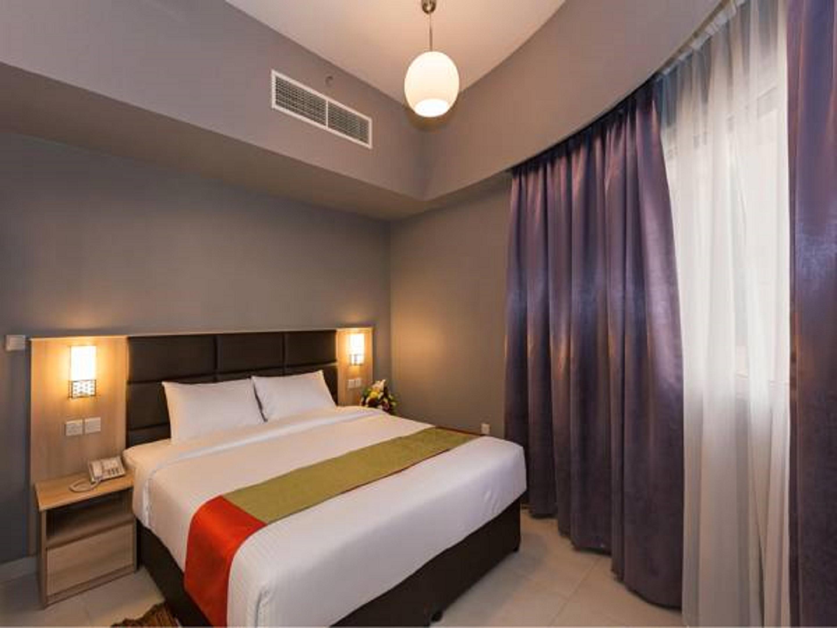 Florida Square Hotel Дубай Екстериор снимка