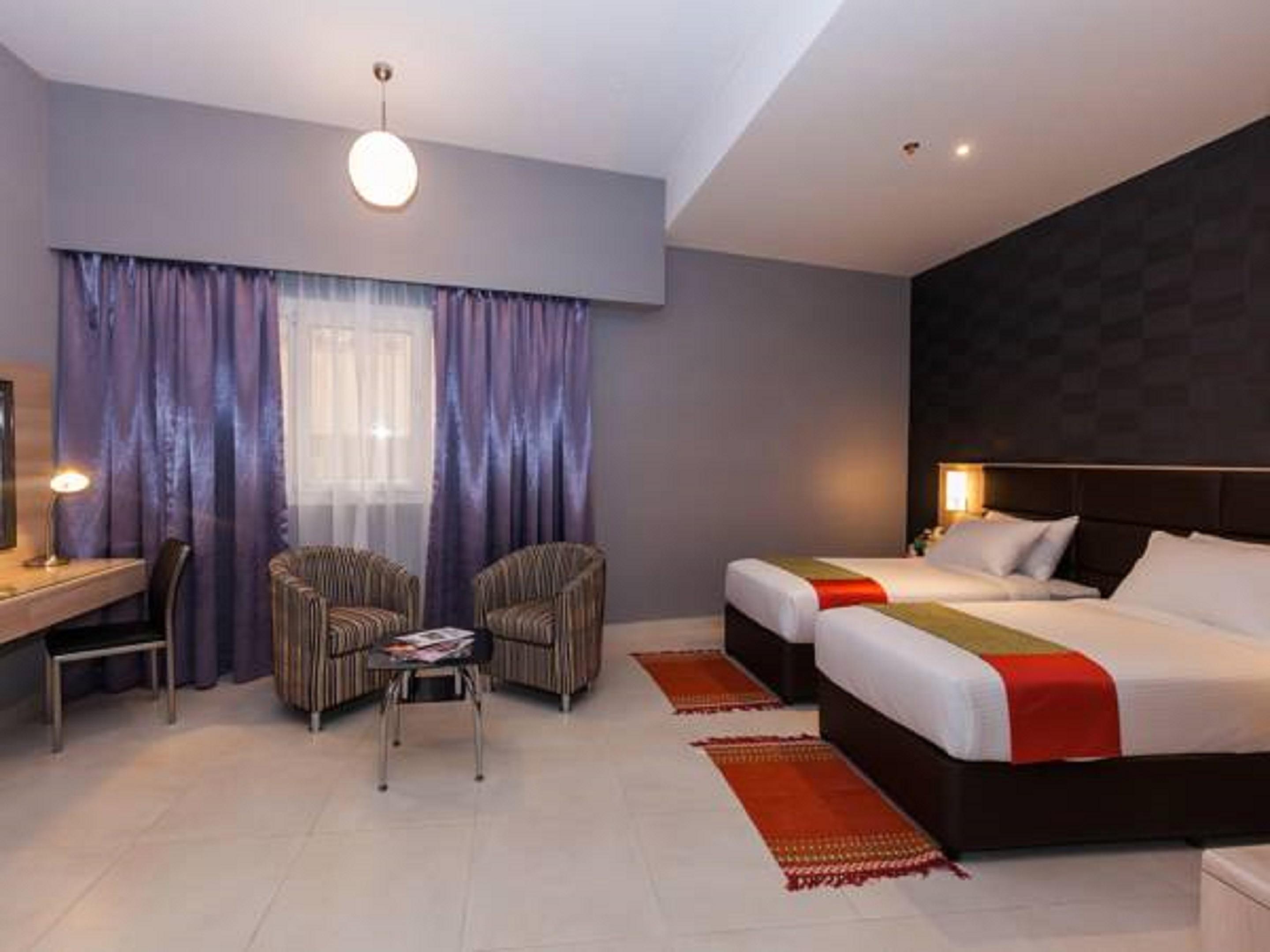 Florida Square Hotel Дубай Екстериор снимка