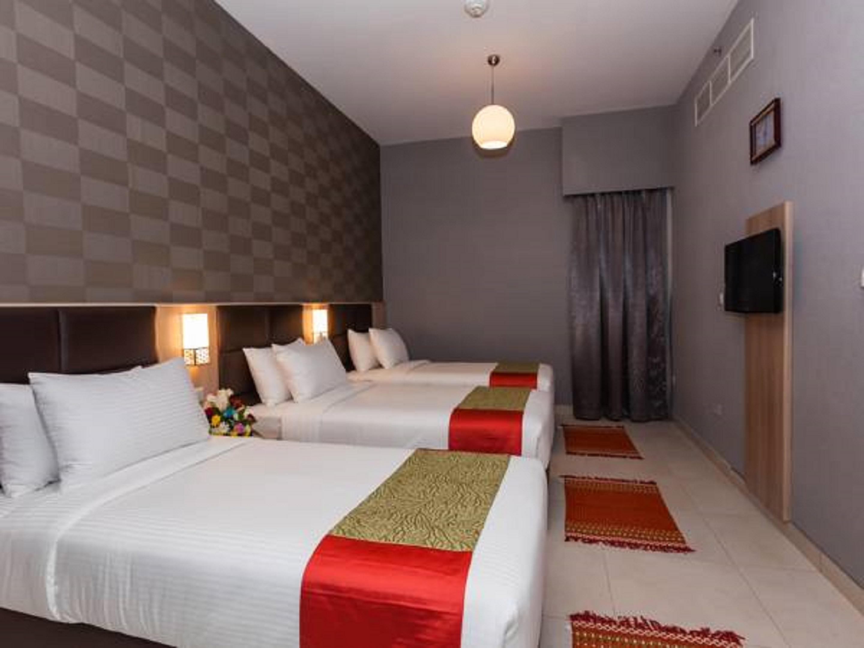 Florida Square Hotel Дубай Екстериор снимка