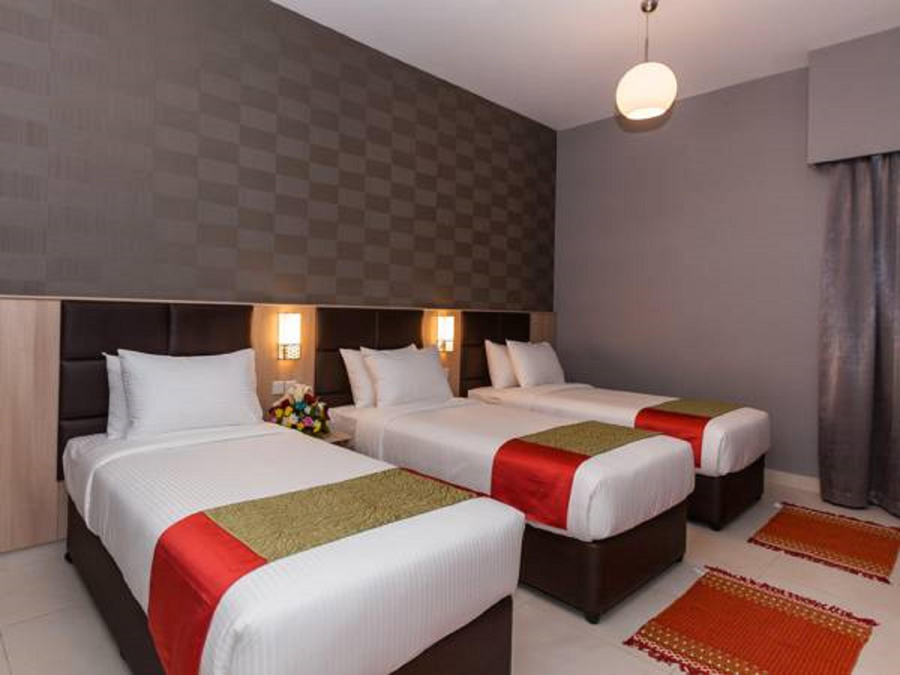 Florida Square Hotel Дубай Екстериор снимка